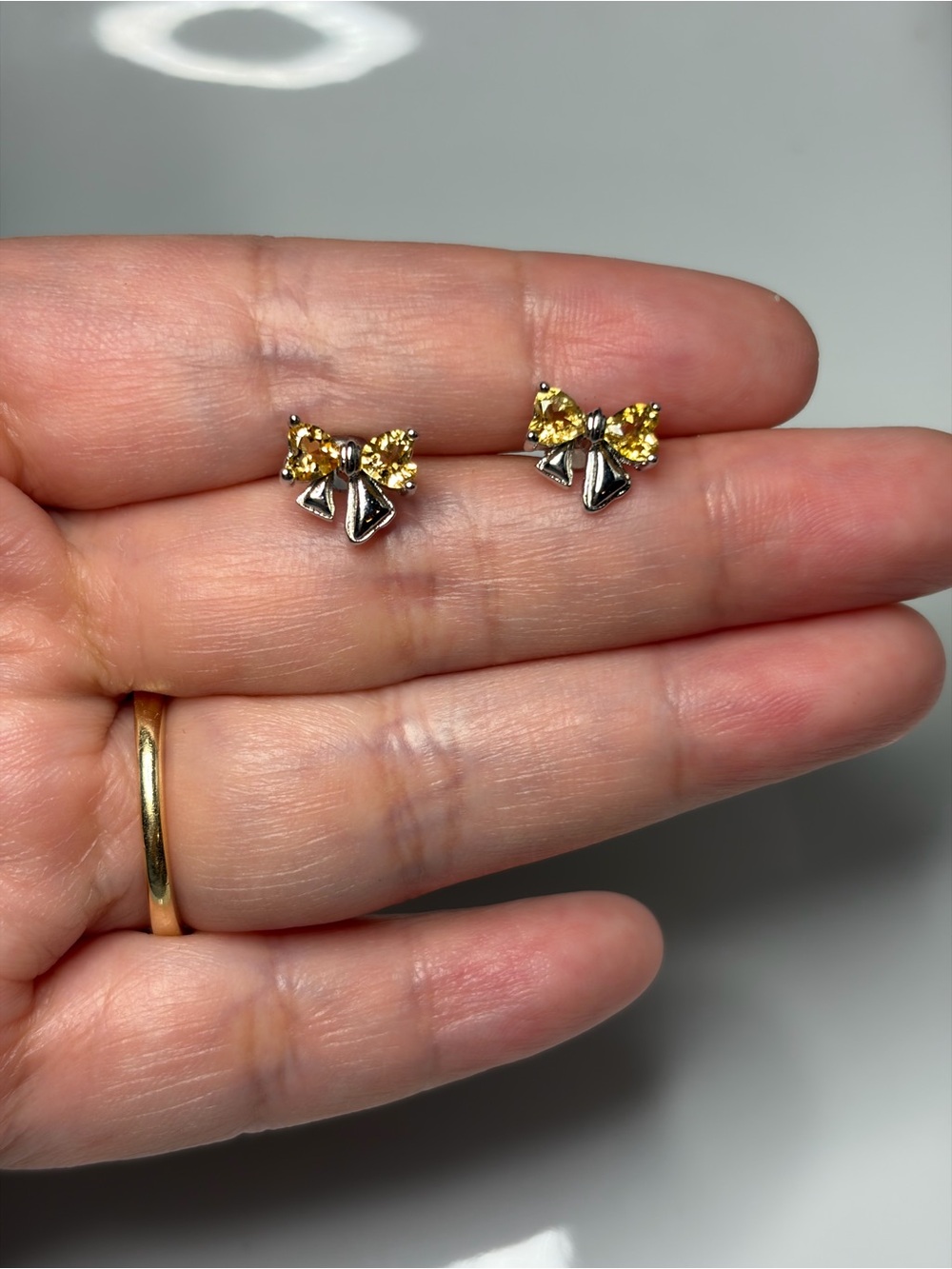 S925 Citrin Gem Bow Stud Earrings  - Silicone lock